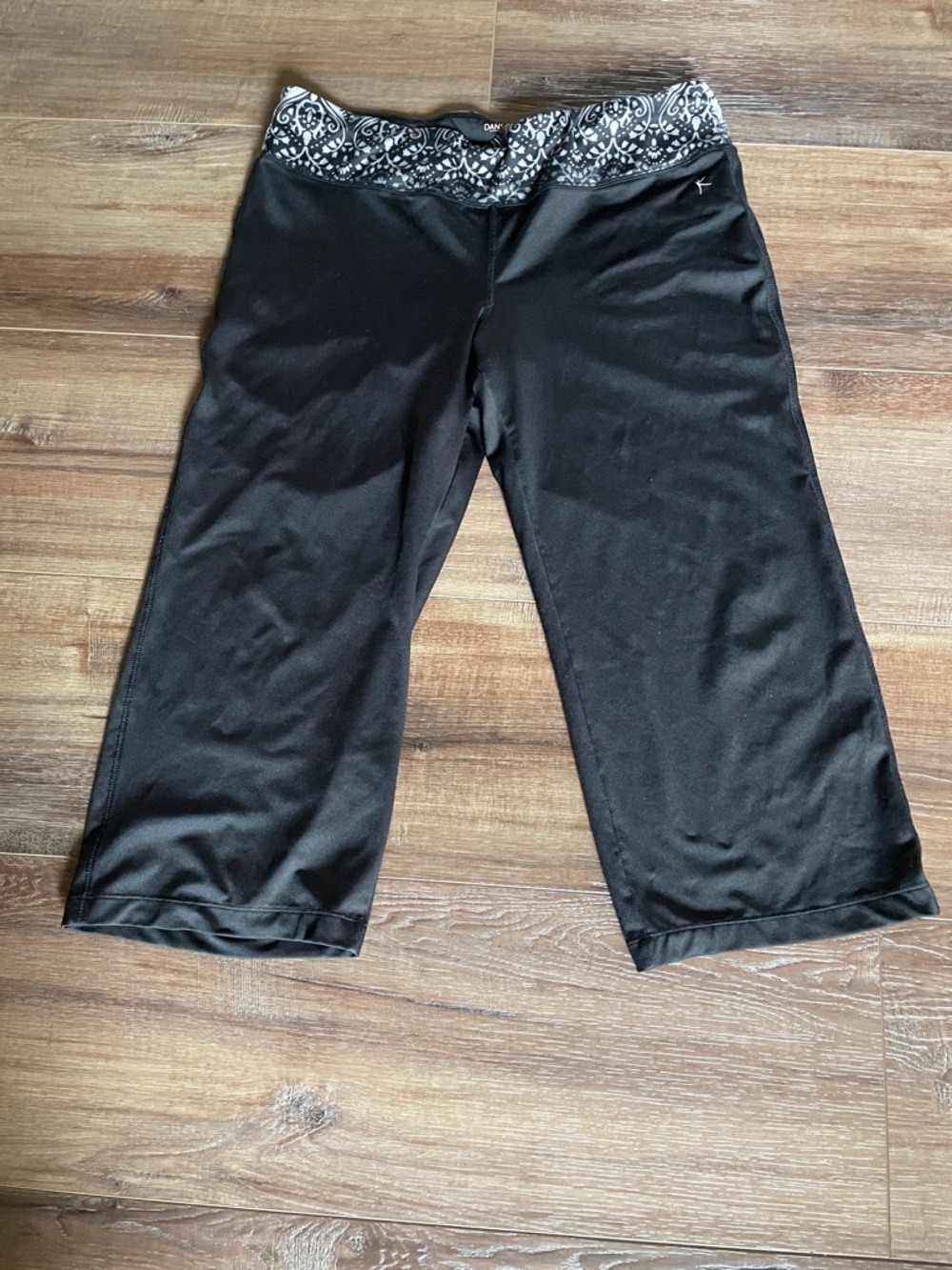 DANSKIN NOW Yoga black pants L (10-12)